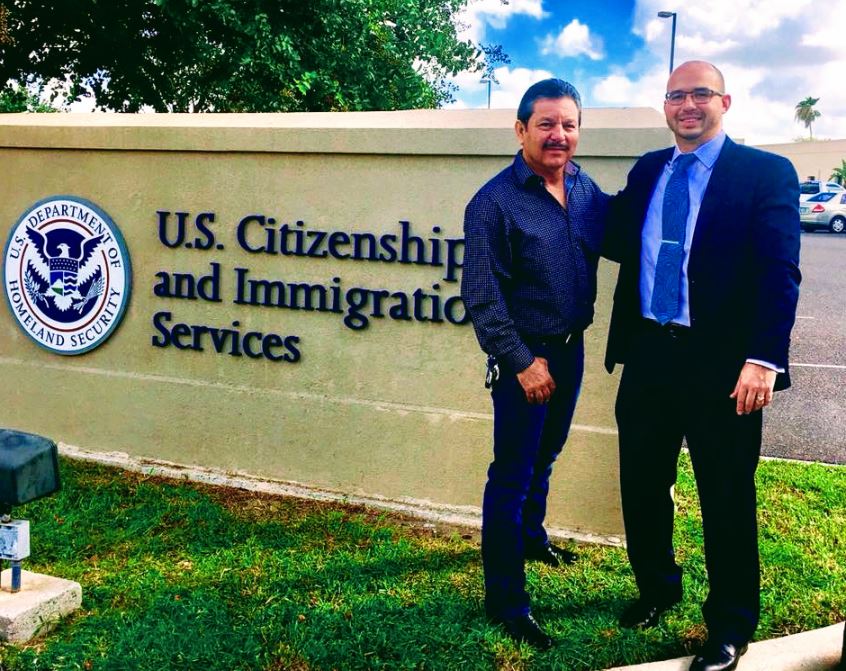 Alex Martinez - El Gallo De La Ley - Abogados de inmigración en McAllen